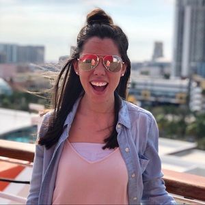 Meet your Posher, Carly